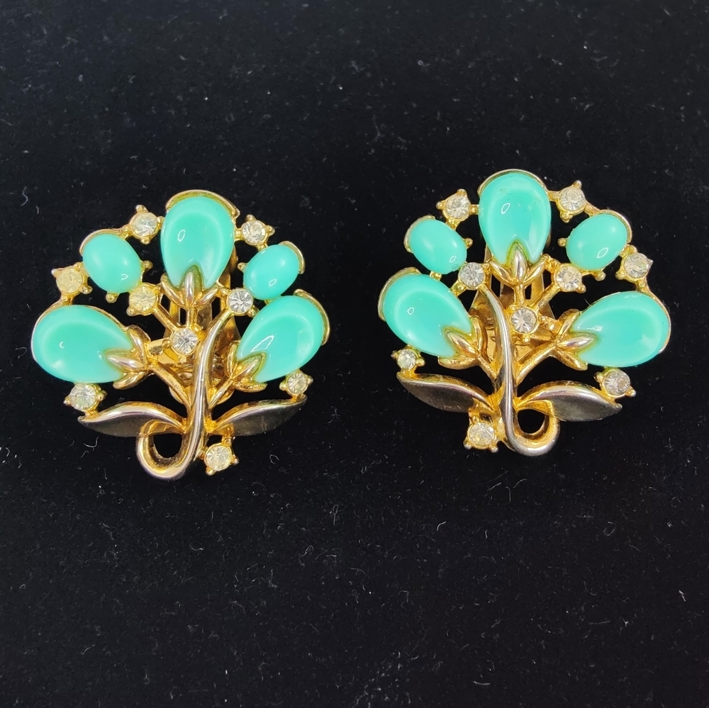 Crown Trifari Aqua Cabochon & Rhinestone Clip-On Earrings Floral Spray